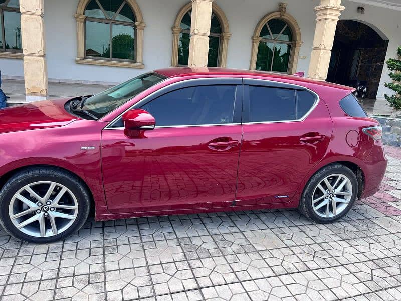 Lexus CT200h 2011 7