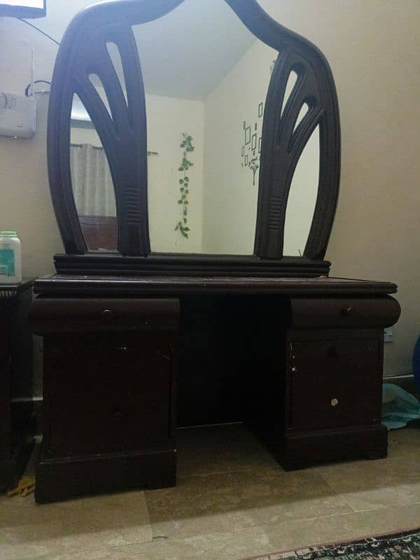 wardrobe in Very Good Condition 0