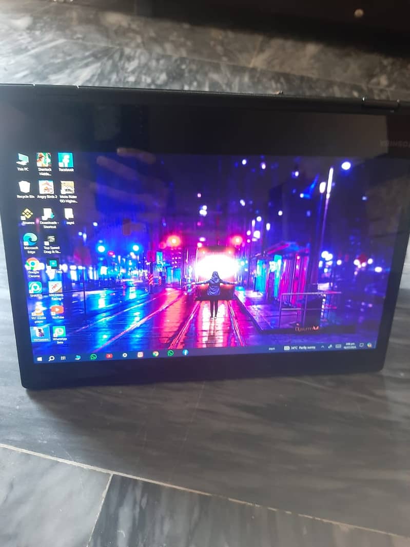 Toshiba Portege x20w-d (i5-7th Gen 16 Gb ram 256 ssd Touch rotatable) 12