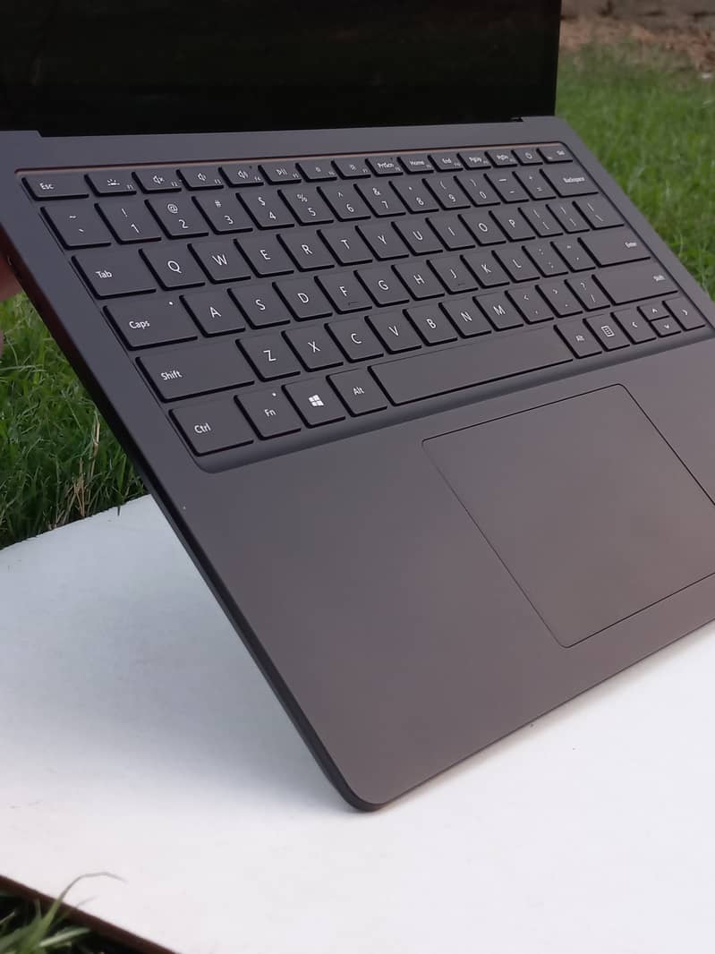 Microsoft Surface 4 core i7 11th gen 32gb ram 1tb ssd 11