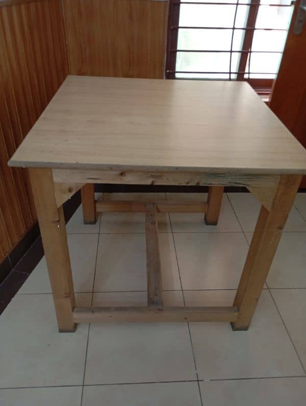 study table in reasonable price 0