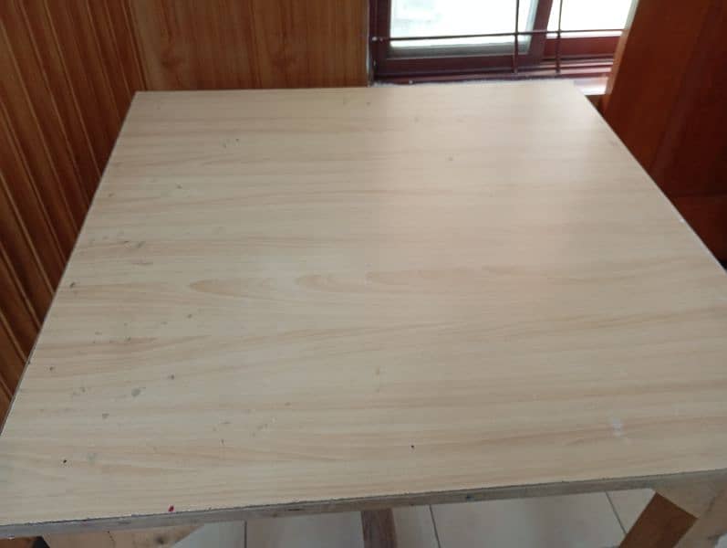 study table in reasonable price 3