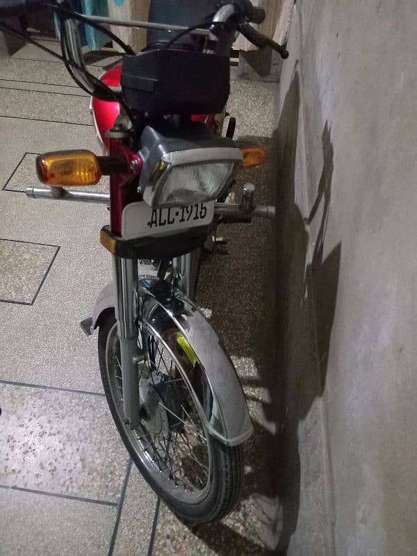 10 by 10 bike hai koi kam ni hona wala 4