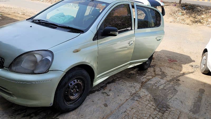 Toyota Vitz 2001 1