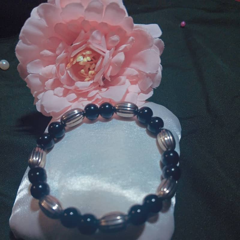 Black and silver Beaded bracelet 2