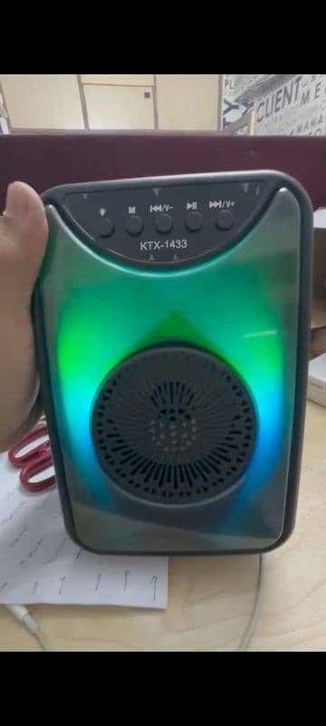 RGB Bluetooth speaker 0