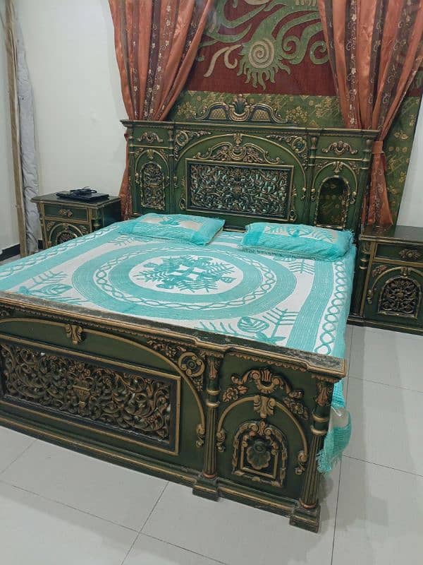 Chiniotti bed set with dressing table 3