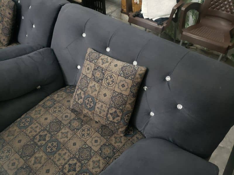 5 Seater Sofa 3