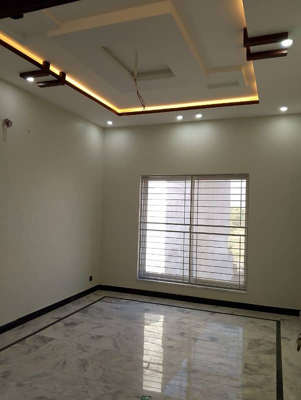 10 Marla House For Sale In Paragon City Lahore 13