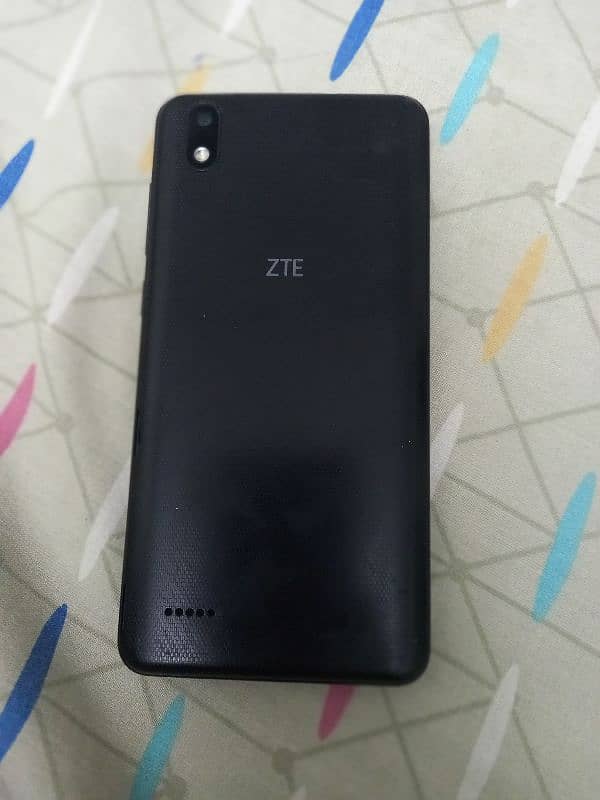 ZTE Z559DL 1