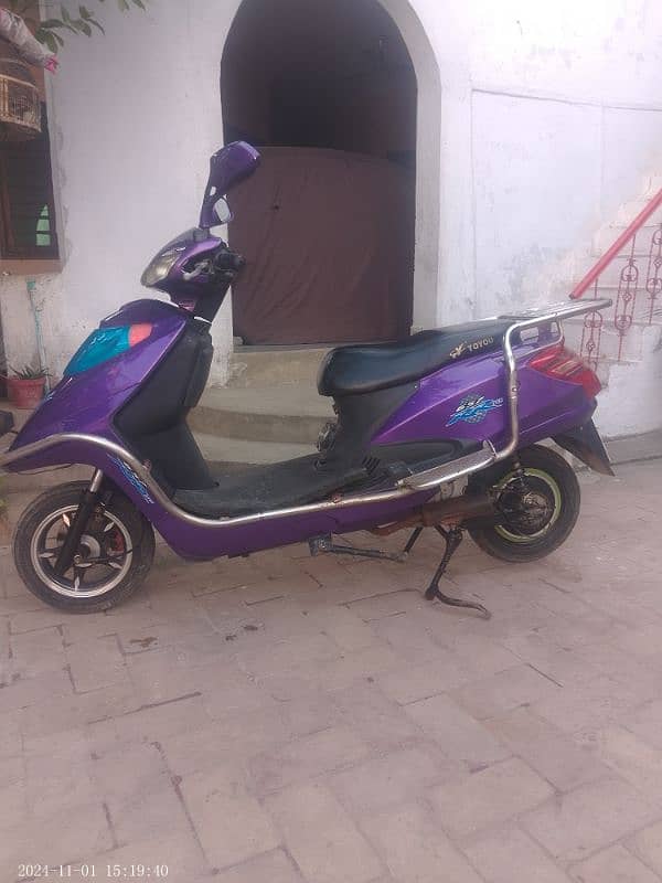 scooty 1