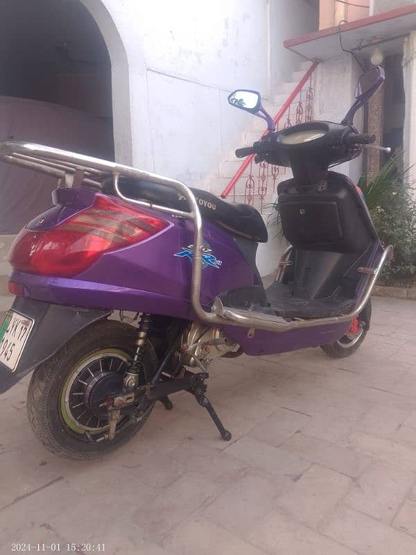 scooty 4