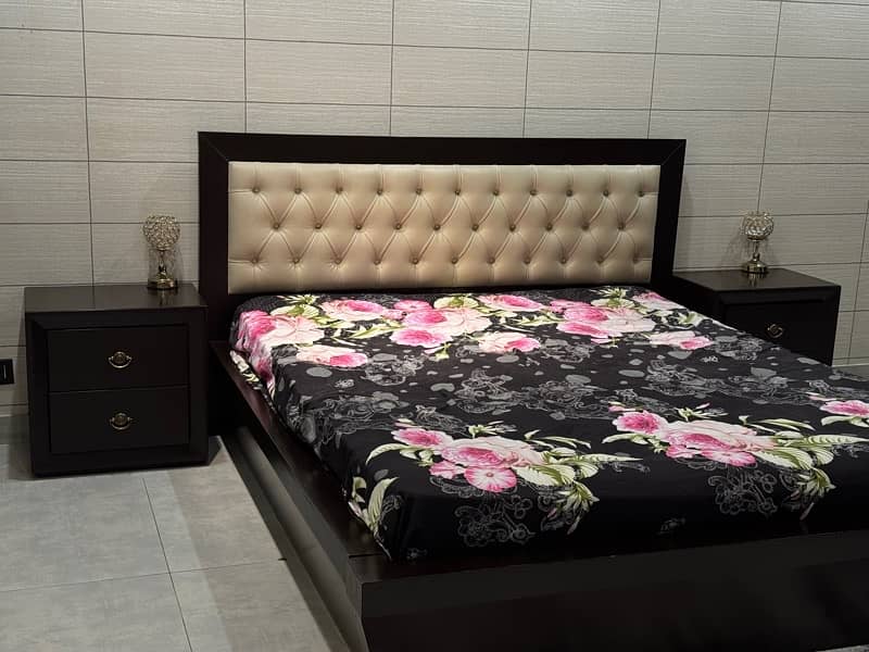 Double Bed With Side Tables 4