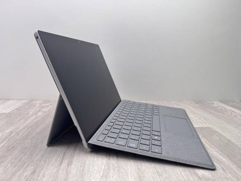 Surface Pro 4 "6th Generation" Detatchabe Keyboard 0