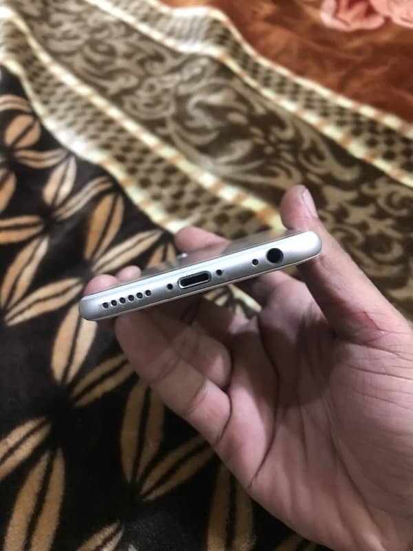 Iphone 6S 64 GB PTA Approved 4