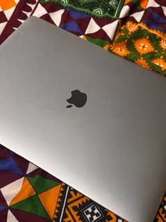 Macbook pro 2017 15 inches