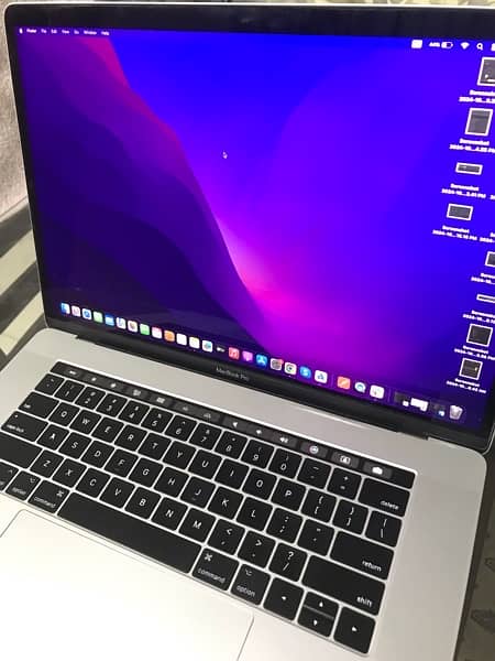 MacBook Pro 2017 0