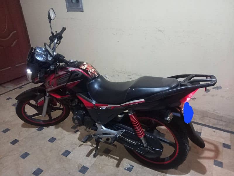 Honda cb150F 2018C 4