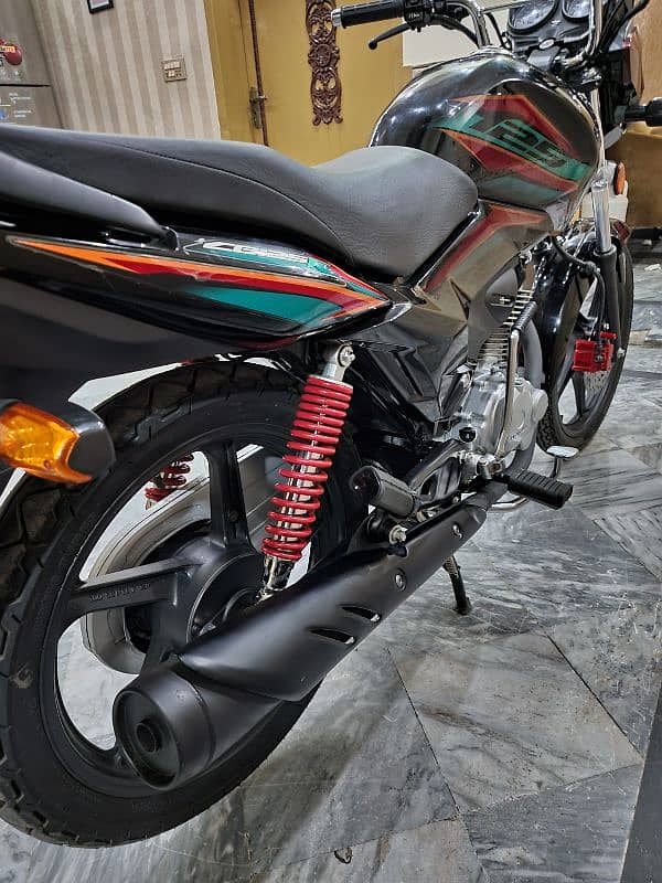 HONDA 125F BLACK 0