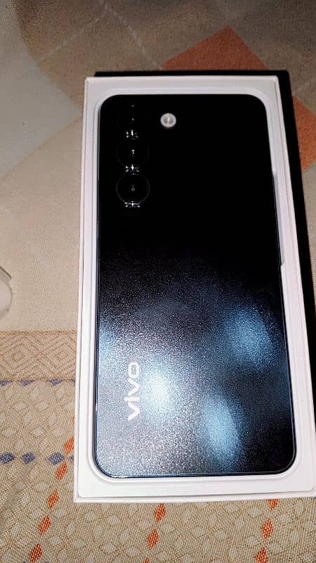 vivo y100 8/256 1