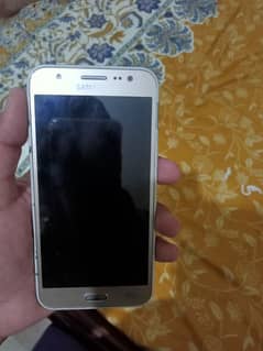 samsung j5   8 gb memory