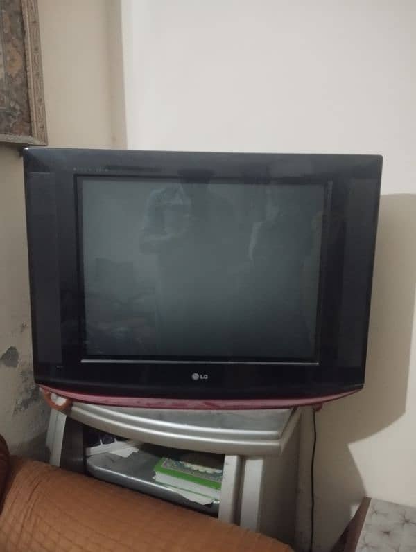 high definition TV with clear picture and rich sound 0