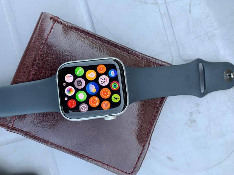 Smart Watch Apple SE 2nd Generation good working for sale urgently 0