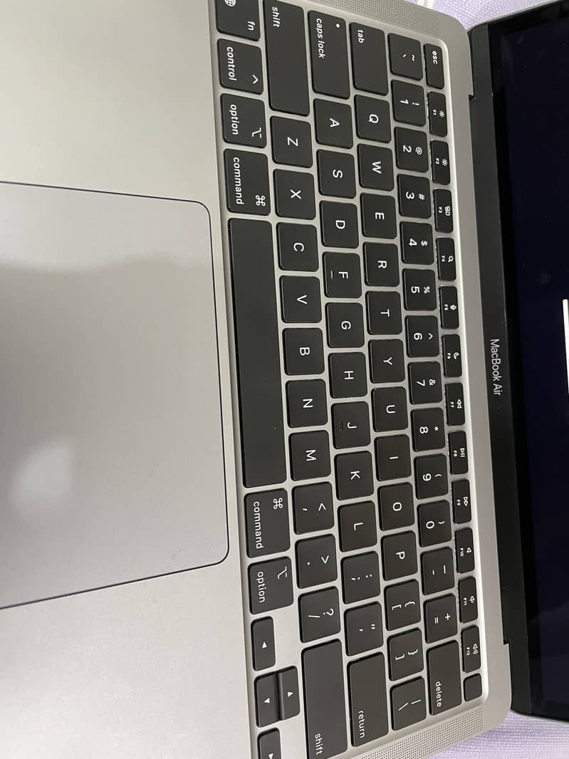 MacBook Air M1 8/256 without box 2