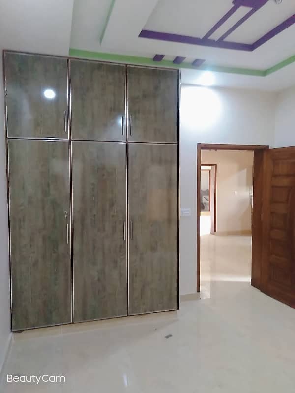 Vip beautiful 5 marla upper portion is available for rent in sabzazar lhr 7