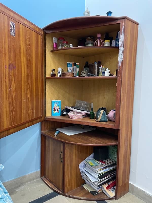 room cupboard 0