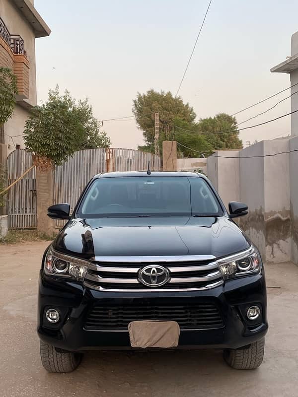 Toyota Hilux 2020 1