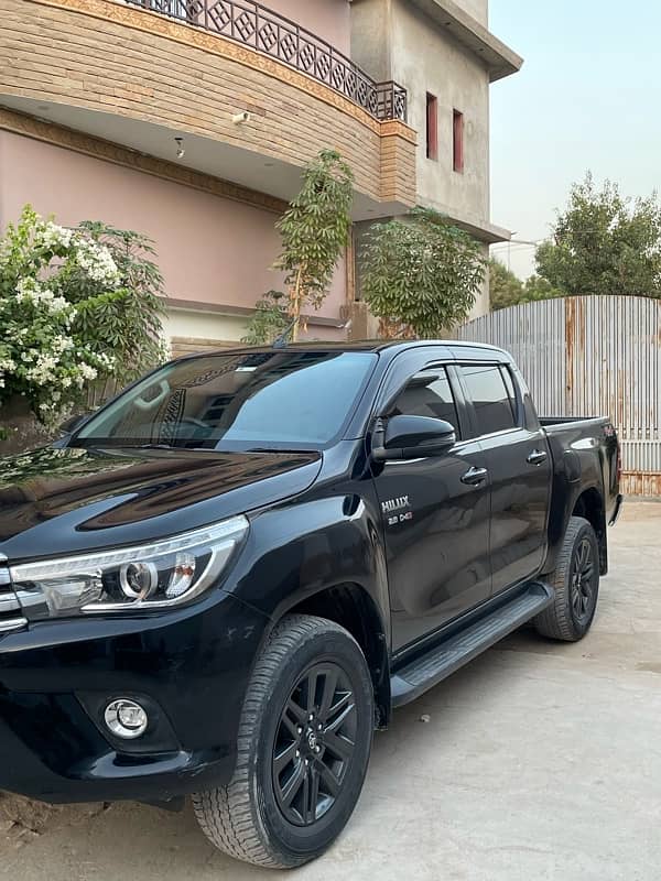 Toyota Hilux 2020 3