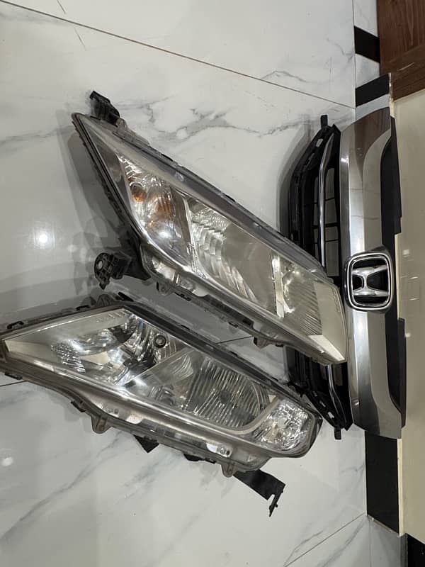 Honda Grace Hybrid 2015 front lights Grill Bumper 0