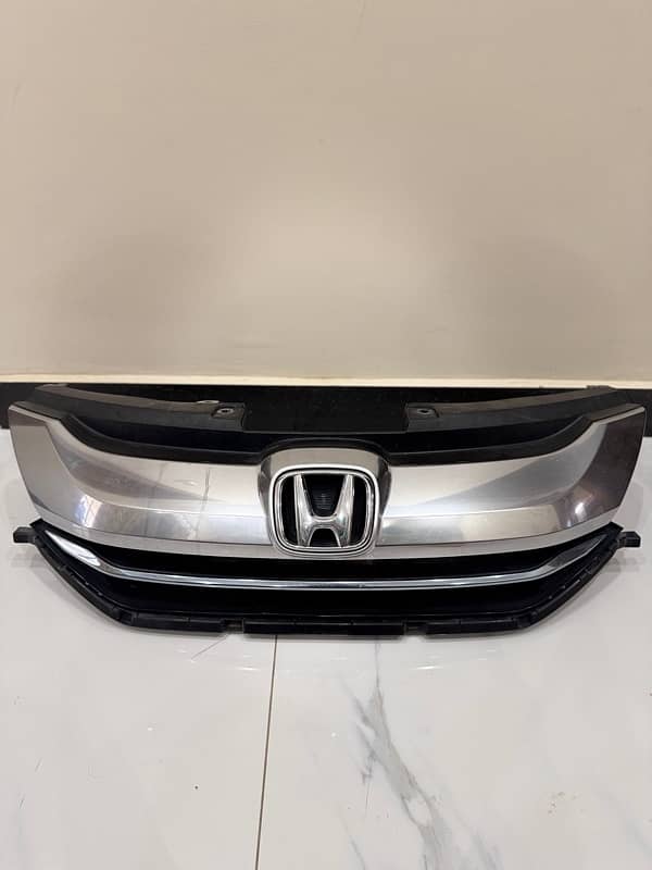 Honda Grace Hybrid 2015 front lights Grill Bumper 2