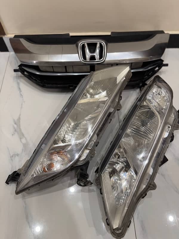 Honda Grace Hybrid 2015 front lights Grill Bumper 6