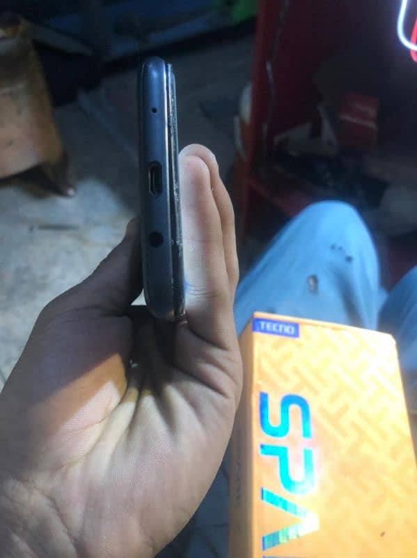 Tecno spark 7 4gb 64 gb 10/8 1