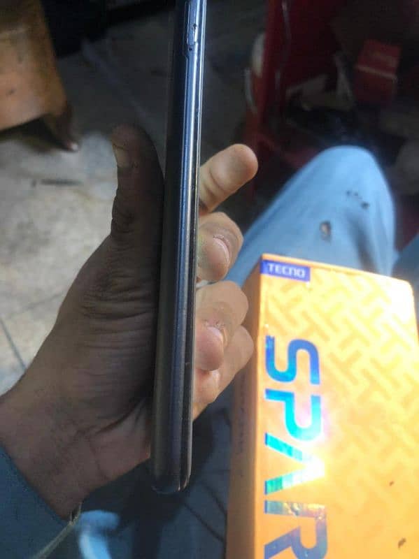 Tecno spark 7 4gb 64 gb 10/8 2