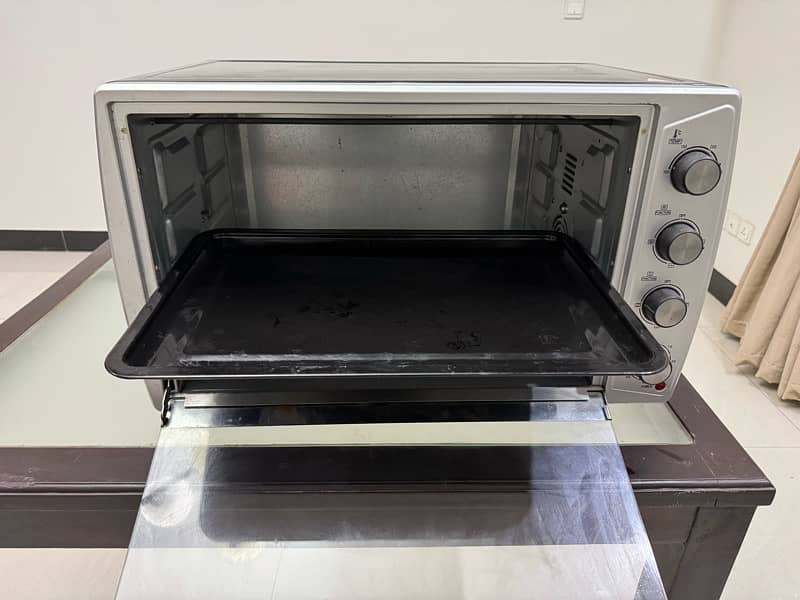 Westpoint Electric Oven 1