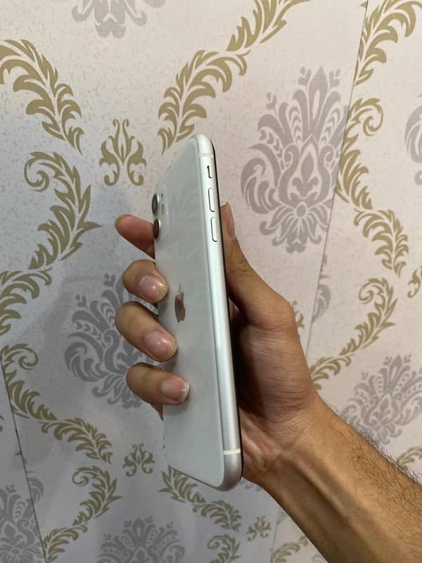 IPhone 11 128GB PTA Approved Lla Model Best condition 1