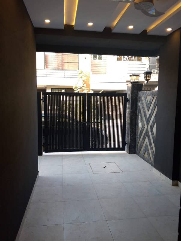 5 Marla House For Sale In Paragon City Lahore 2