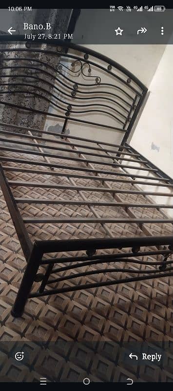 Iron bed with good condition 3