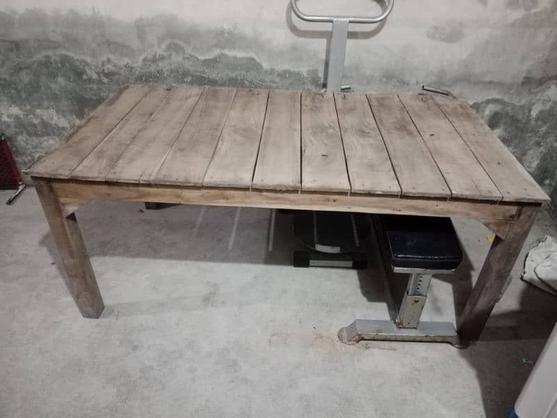 Sell Wooden Table Full Size Bahut Bhari wala h Masboot Lakri Mein 0