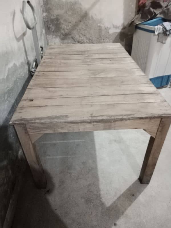 Sell Wooden Table Full Size Bahut Bhari wala h Masboot Lakri Mein 1