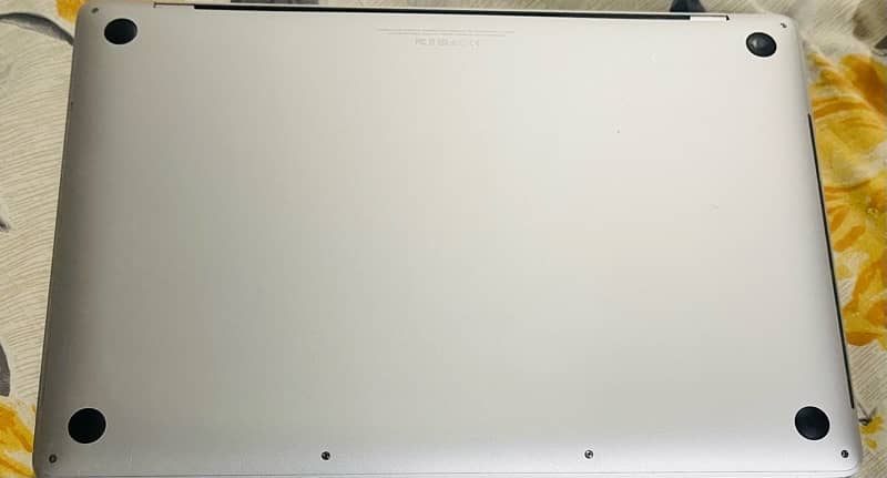 Macbook pro 2017 16gb/512gb 111 cycle count only 10/10 no more used 4