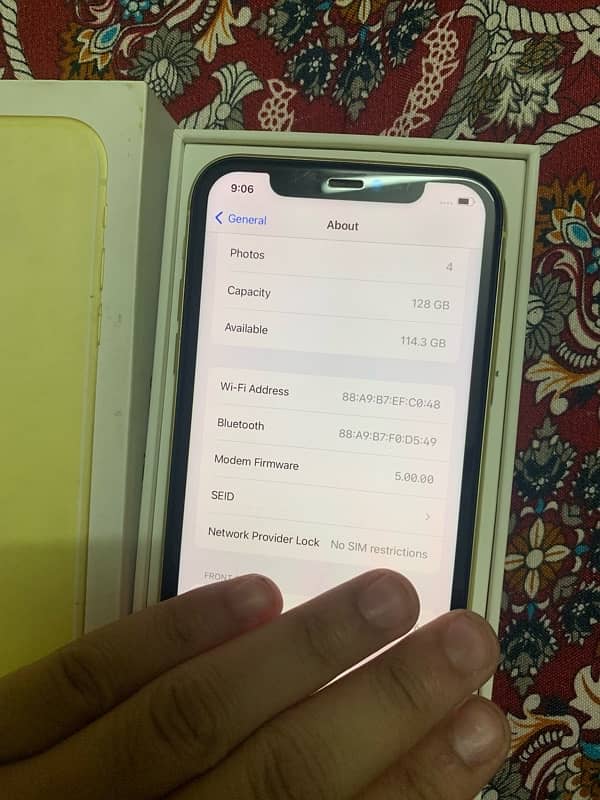 iphone 11 128 gb factory unlock with box Exchange possie 6