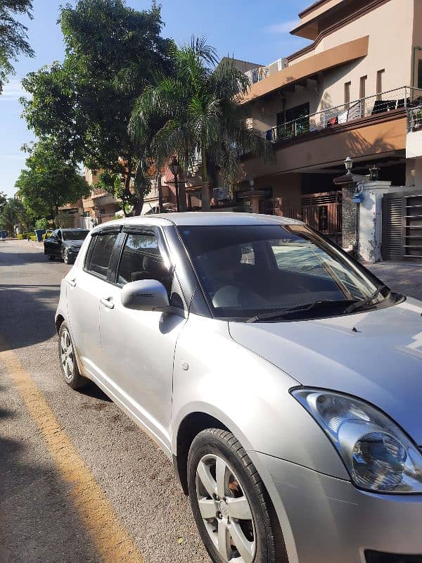 Suzuki Swift DLX 1.3 5