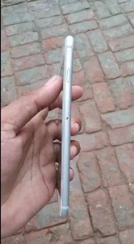 iphone 6 plus 64gb jis  ny lena hai wahi rabta kary only call 4