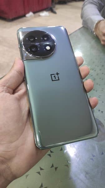 oneplus 11 16.16   256 GB non PT hai sim time hai 0