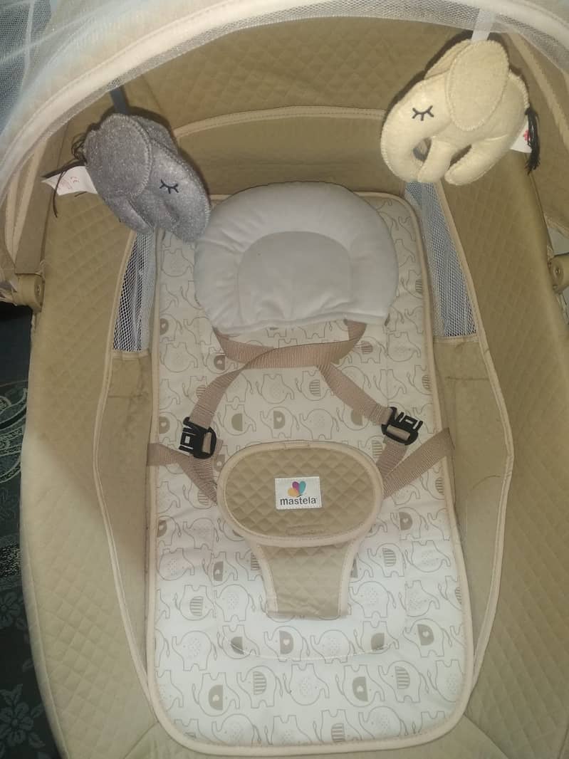 Mastela bassinet 3 in 1, Perfect condition Almost new box pack 12