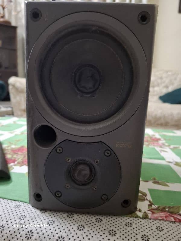 Techincs Sreo Amplifier &  onkyo Bookshelf Speakers Pair 3